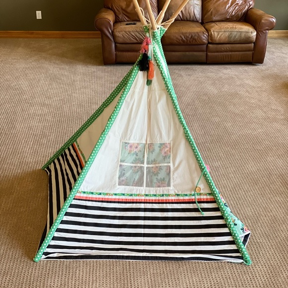 EUC Matilda Jane / Joanna Gaines Barley Fields Play Tent - Picture 7 of 7